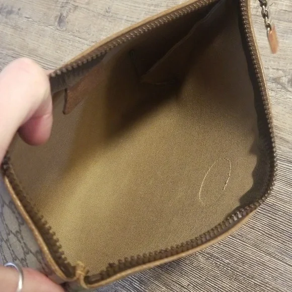 Gucci Plus GG Monogram Lesther Canvas Authentic Zipper Clutch Excellent Vintage - Picture 16 of 17